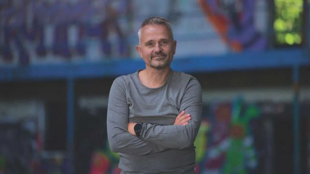 Künstler und Maler Matthias Hübner, Foto von Falk Scheuring